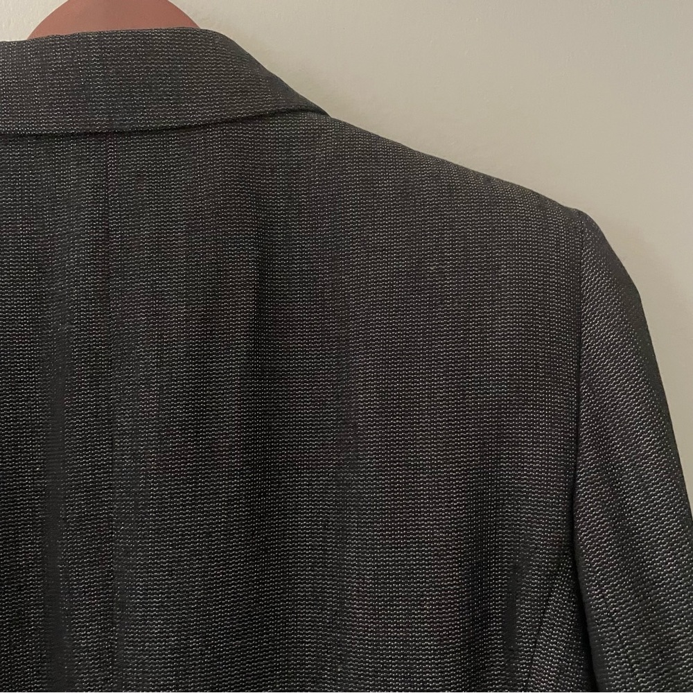 Donna Karan Essentials Made in Italy Wool Blazer – Elegant Minimalist Look, US 4 - Picture 8 of 17